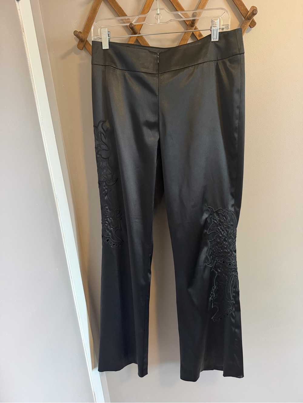 Vintage Y2K Caché Black Satin Embroidered Flare Pants Bootcut Mid Rise Medium
